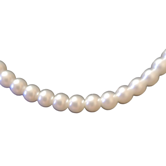 Faux Pearl Beaded Necklace - Picture 3 of 3